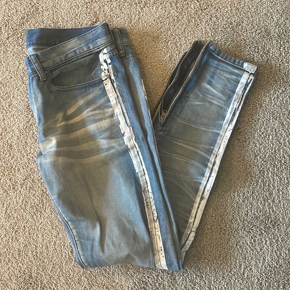 Mnml jeans with stripe and zipper